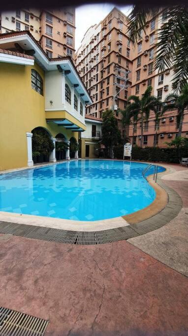Near Manila Airport COZY 01 Bedroom Condo - 10K view 2