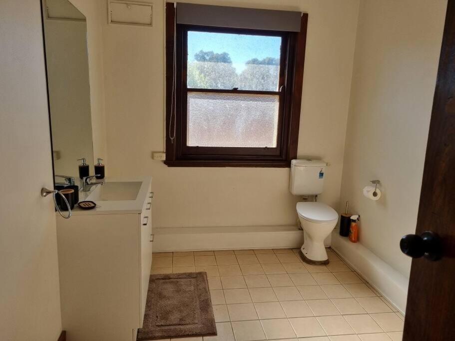Your Own Pub near Yarrawonga - Sleeps 26