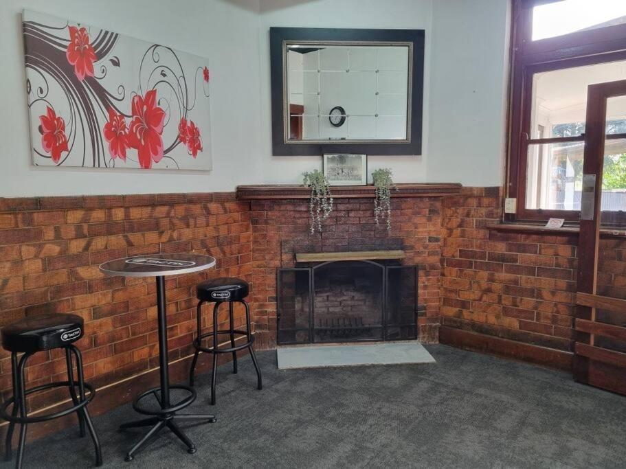 Your Own Pub near Yarrawonga - Sleeps 26