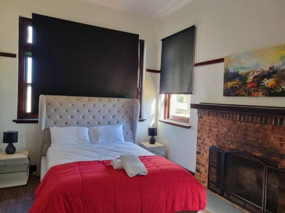Your Own Pub near Yarrawonga - Sleeps 26