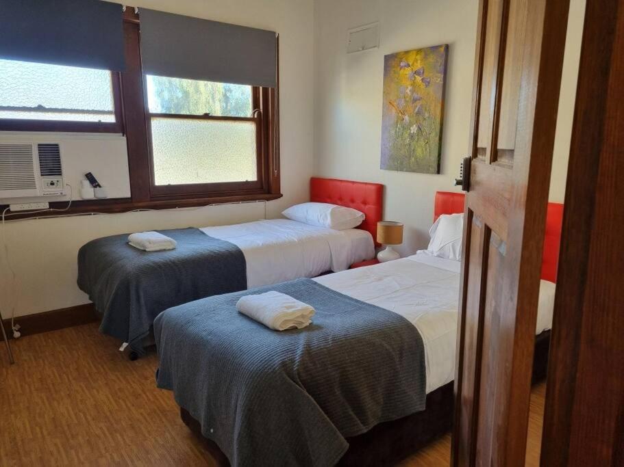 Your Own Pub near Yarrawonga - Sleeps 26