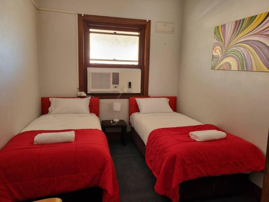 Your Own Pub near Yarrawonga - Sleeps 26