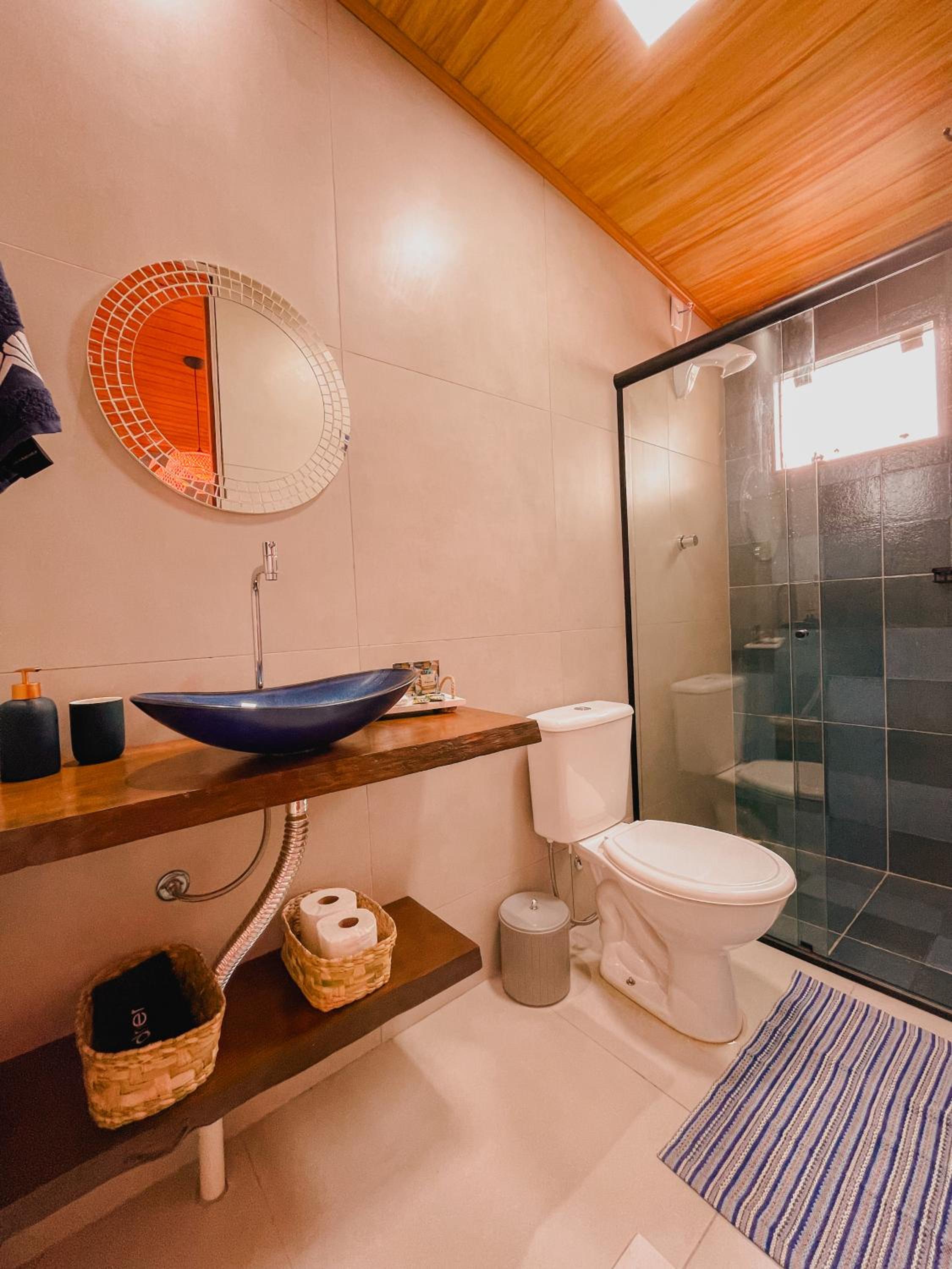 Shangri La Casas e Studios