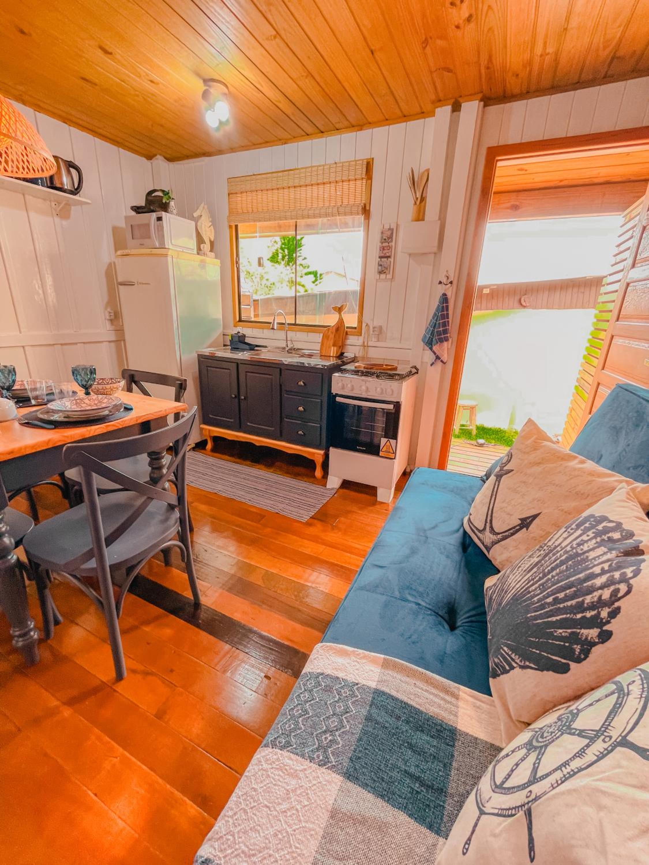 Shangri La Casas e Studios