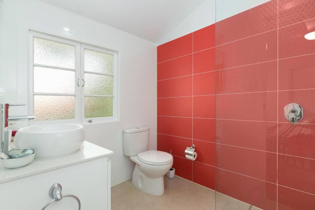 Milton Mews Red Townhouse - Auchenflower, pets