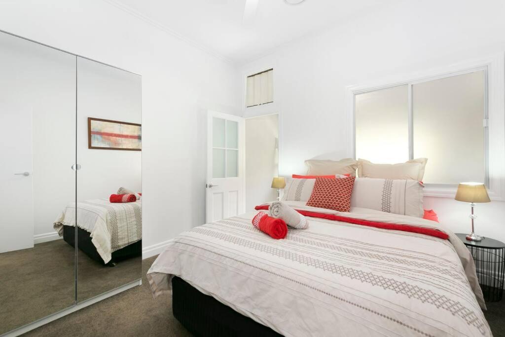 Milton Mews Red Townhouse - Auchenflower, pets