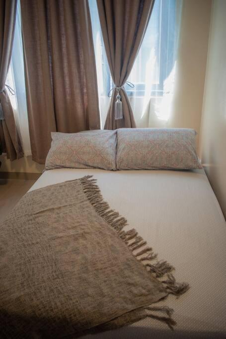 Cozy Condo with beach access Lapu-Lapu Mactan