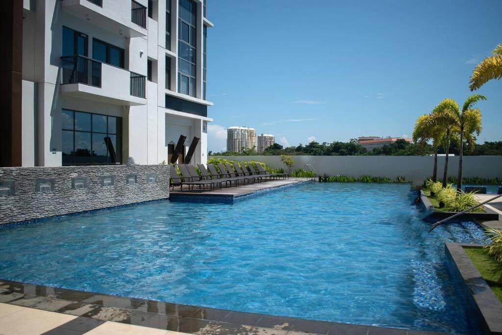 Cozy Condo with beach access Lapu-Lapu Mactan