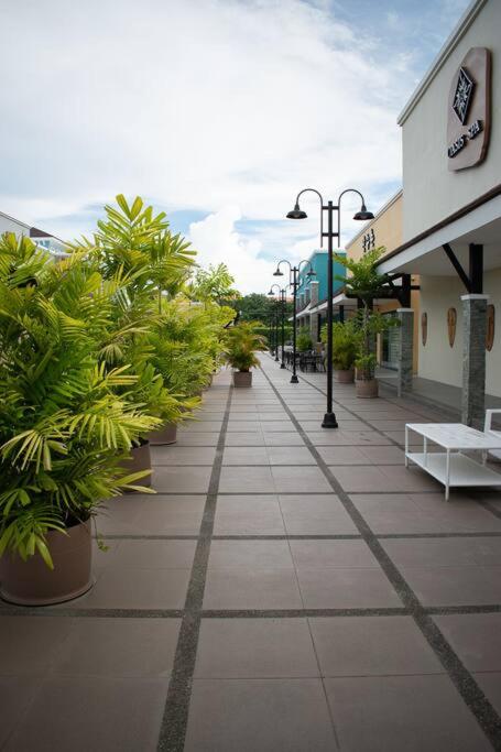 Cozy Condo with beach access Lapu-Lapu Mactan