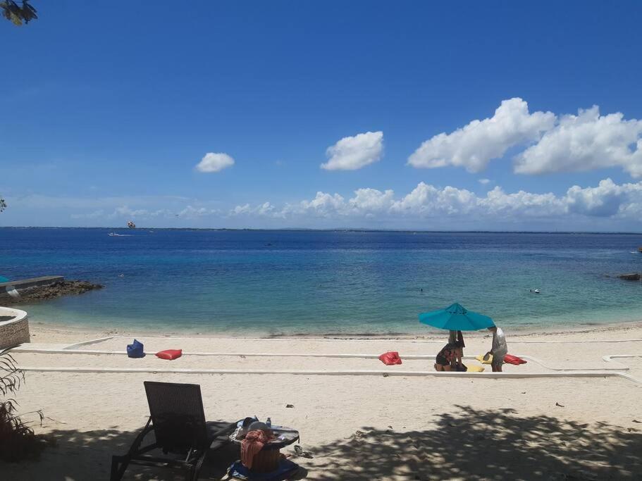 Cozy Condo with beach access Lapu-Lapu Mactan