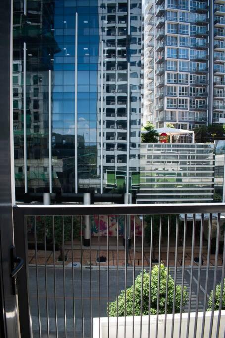 Cozy Condo with beach access Lapu-Lapu Mactan