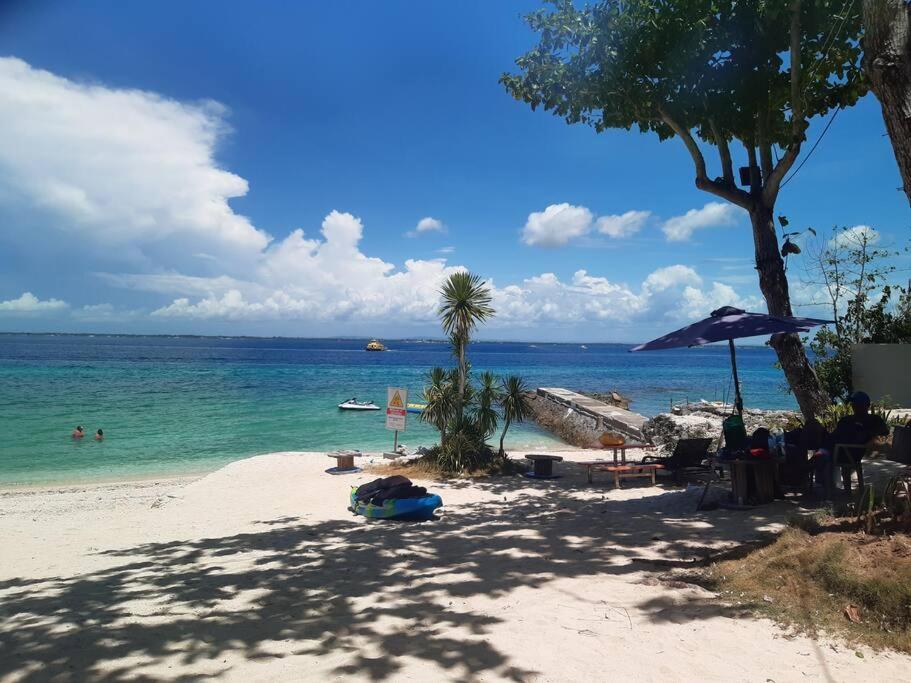 Cozy Condo with beach access Lapu-Lapu Mactan