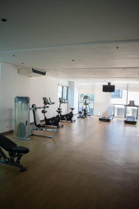 Cozy Condo with beach access Lapu-Lapu Mactan