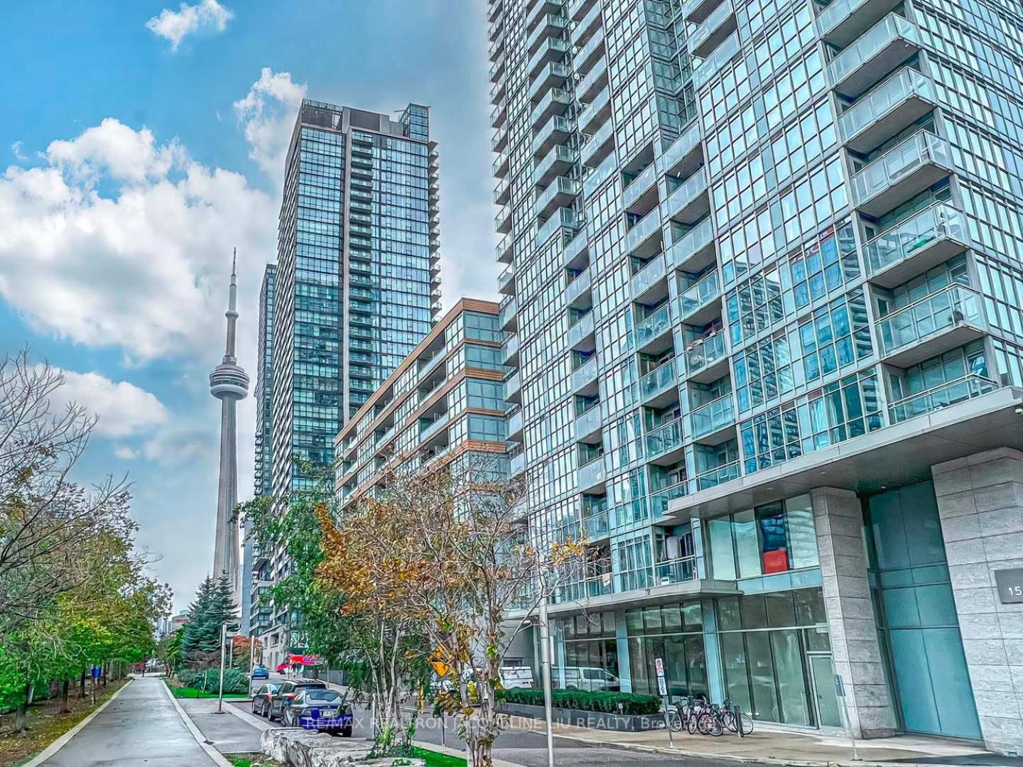 Large 2 bedrooms besides CN tower