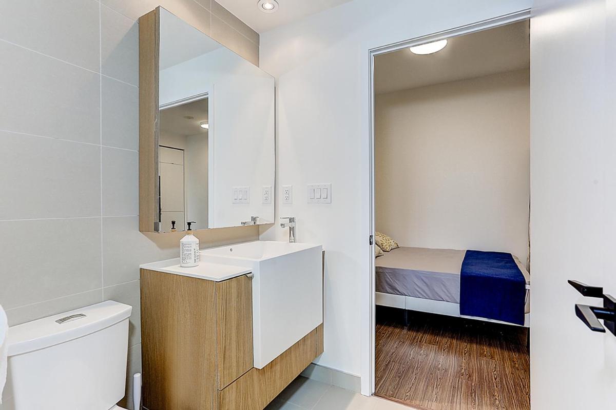 Large 2 bedrooms besides CN tower