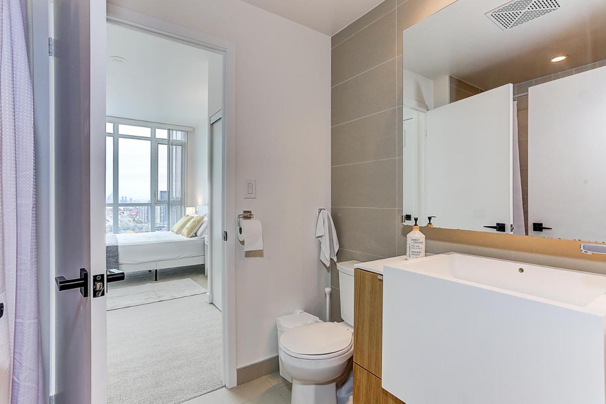 Large 2 bedrooms besides CN tower