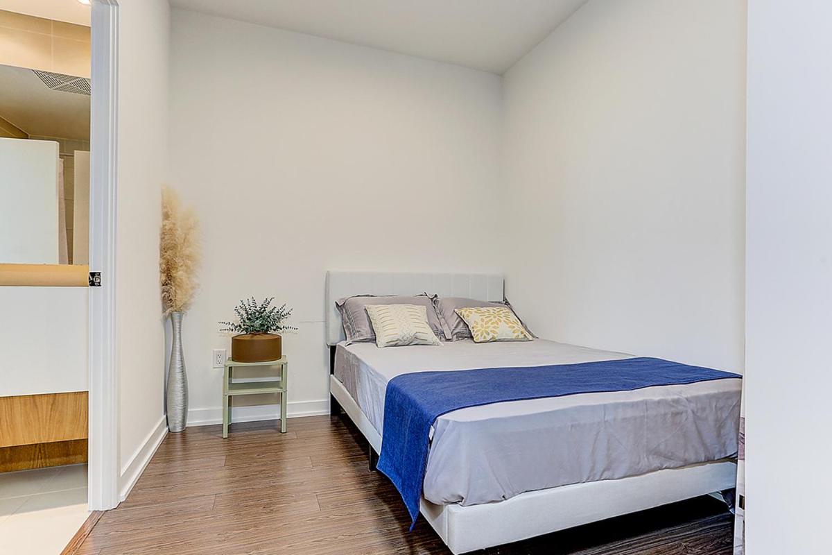 Large 2 bedrooms besides CN tower