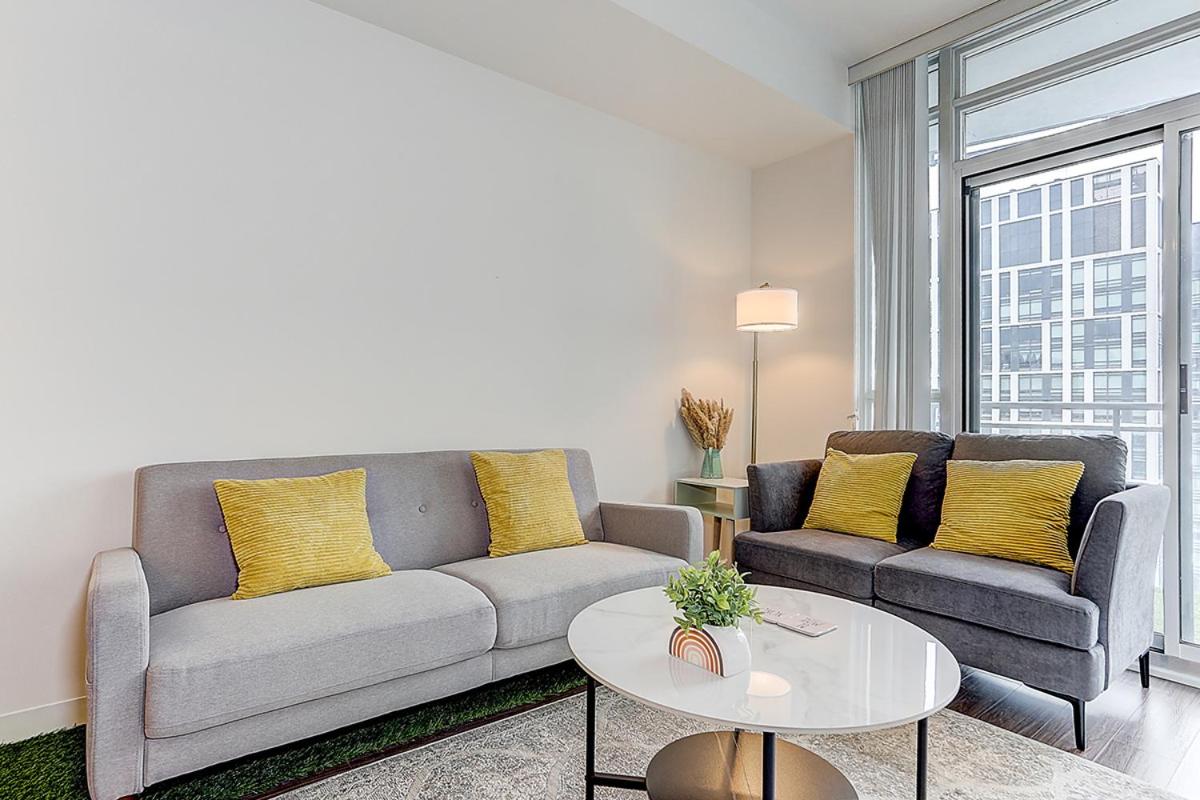 Large 2 bedrooms besides CN tower
