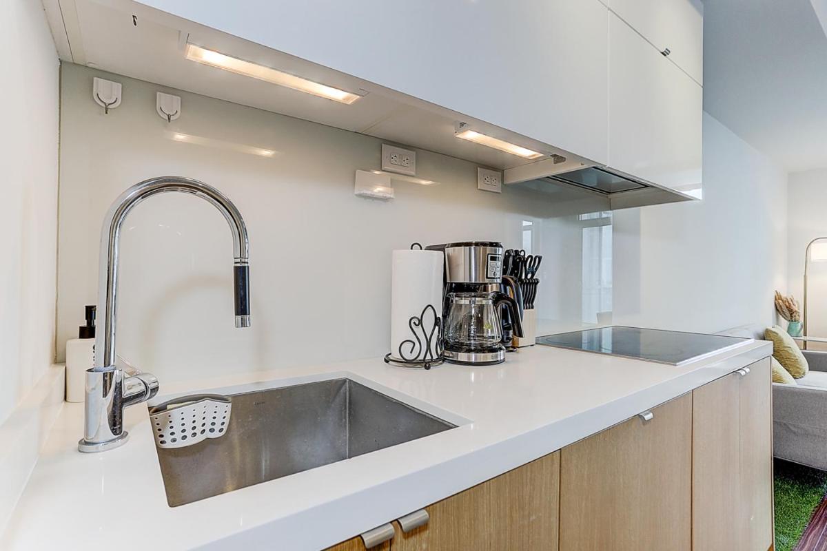 Large 2 bedrooms besides CN tower