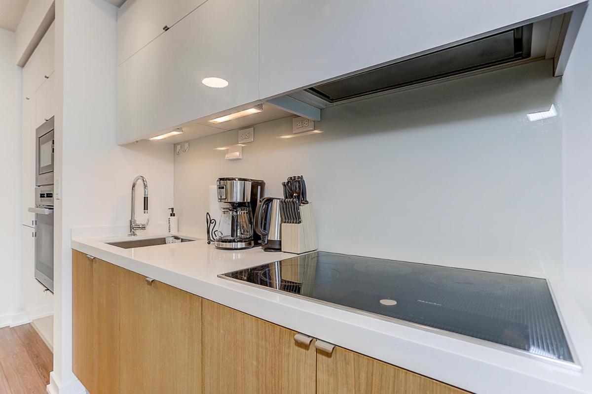 Large 2 bedrooms besides CN tower
