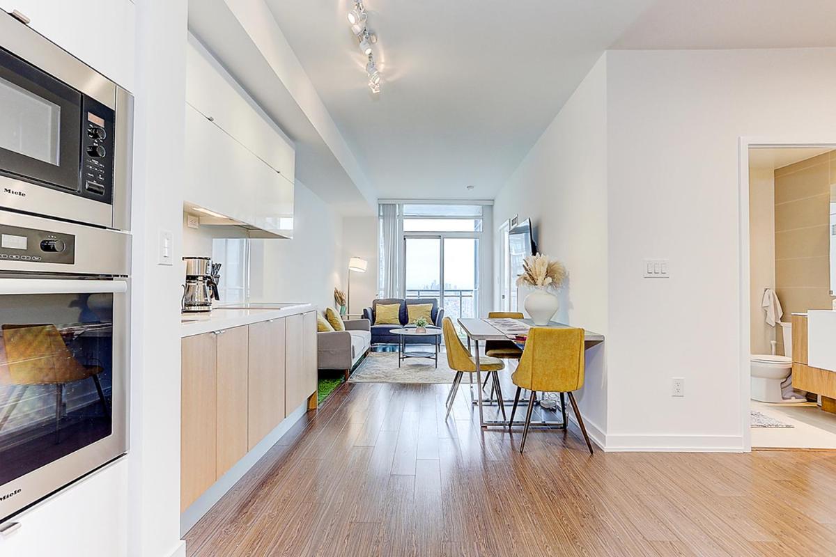 Large 2 bedrooms besides CN tower