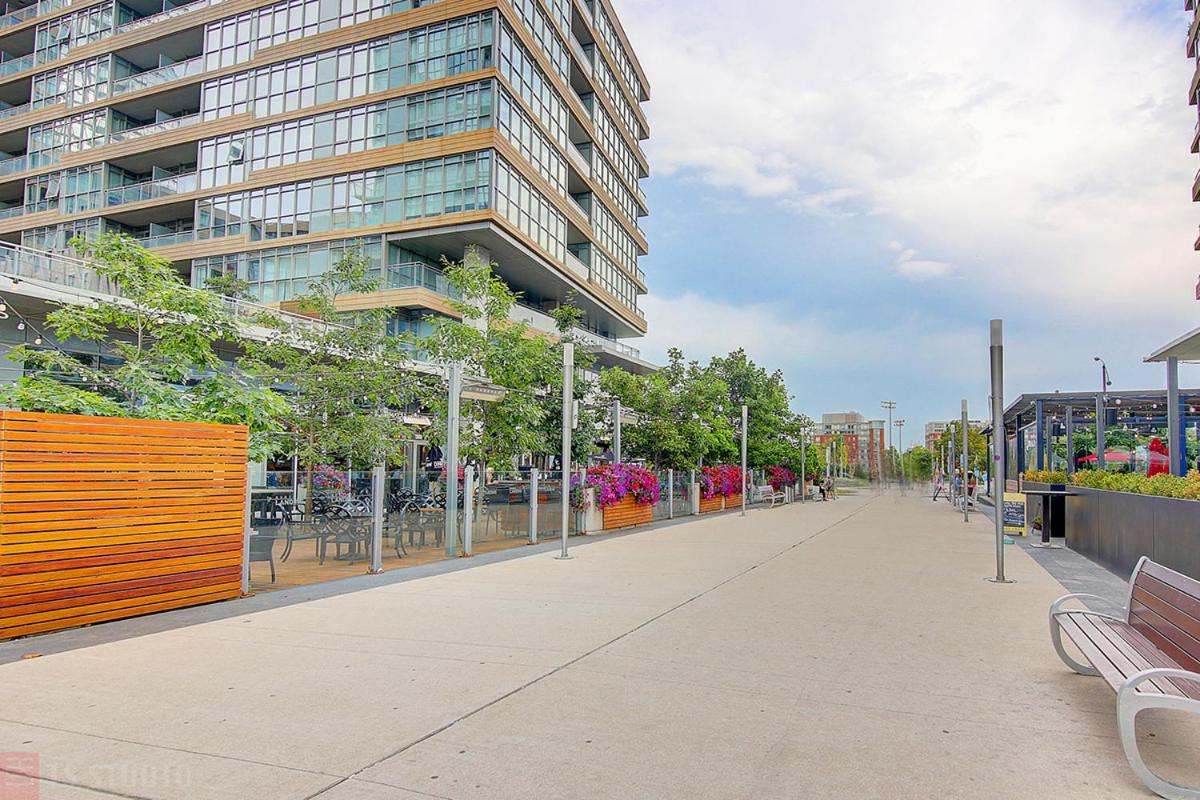 Large 2 bedrooms besides CN tower