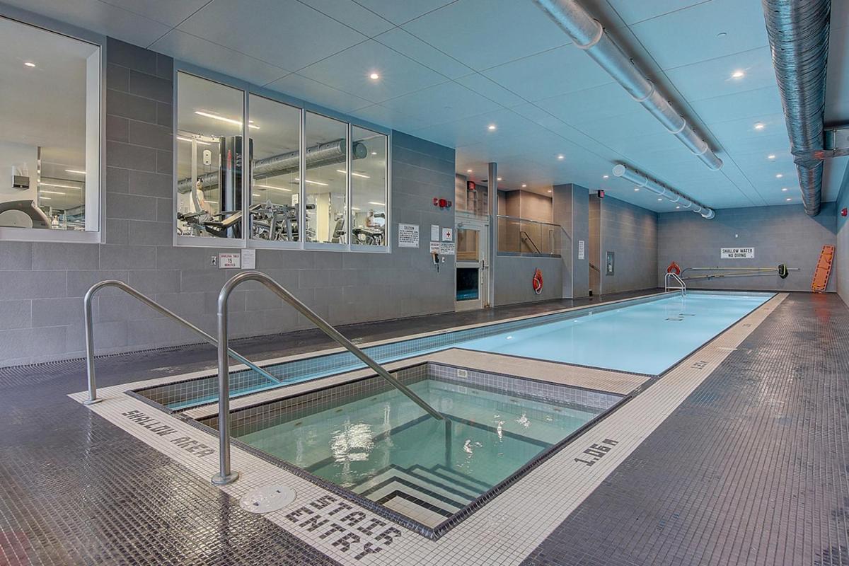 Large 2 bedrooms besides CN tower