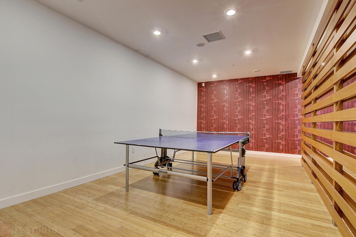 Large 2 bedrooms besides CN tower