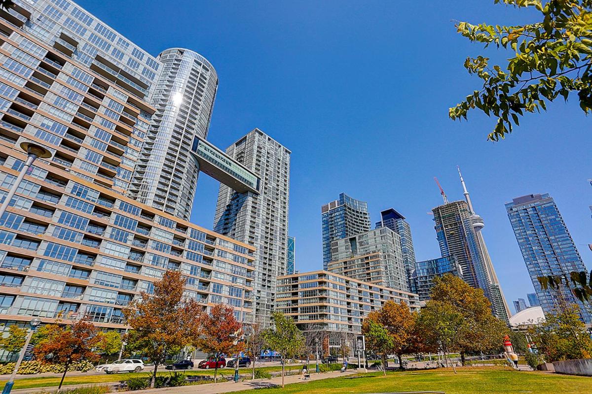 Large 2 bedrooms besides CN tower