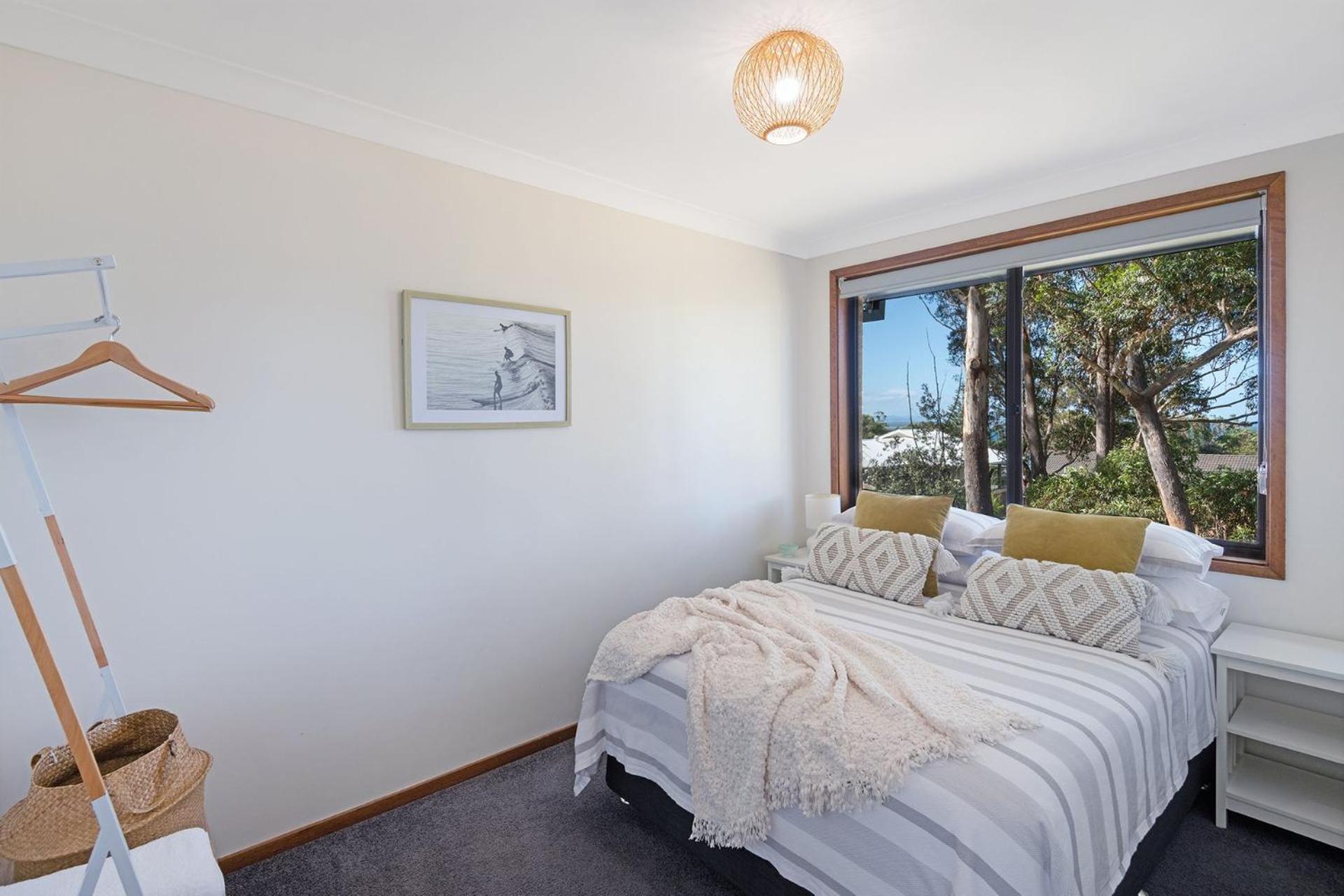 Palm Top Vincentia - Walk to beach. Wi-Fi & Linen