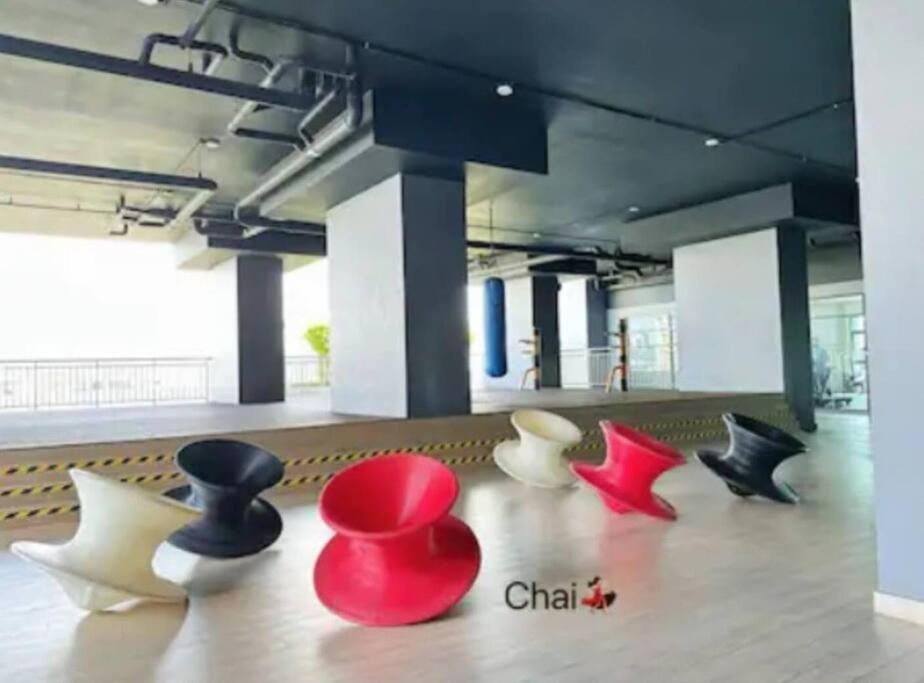 Symphony Tower - Studio, High Floor, Self Check in, Free Parking, Free Netflix, 200mbps WIFI WIFI