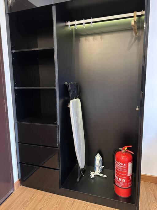Symphony Tower - Studio, High Floor, Self Check in, Free Parking, Free Netflix, 200mbps WIFI WIFI, photo 17
