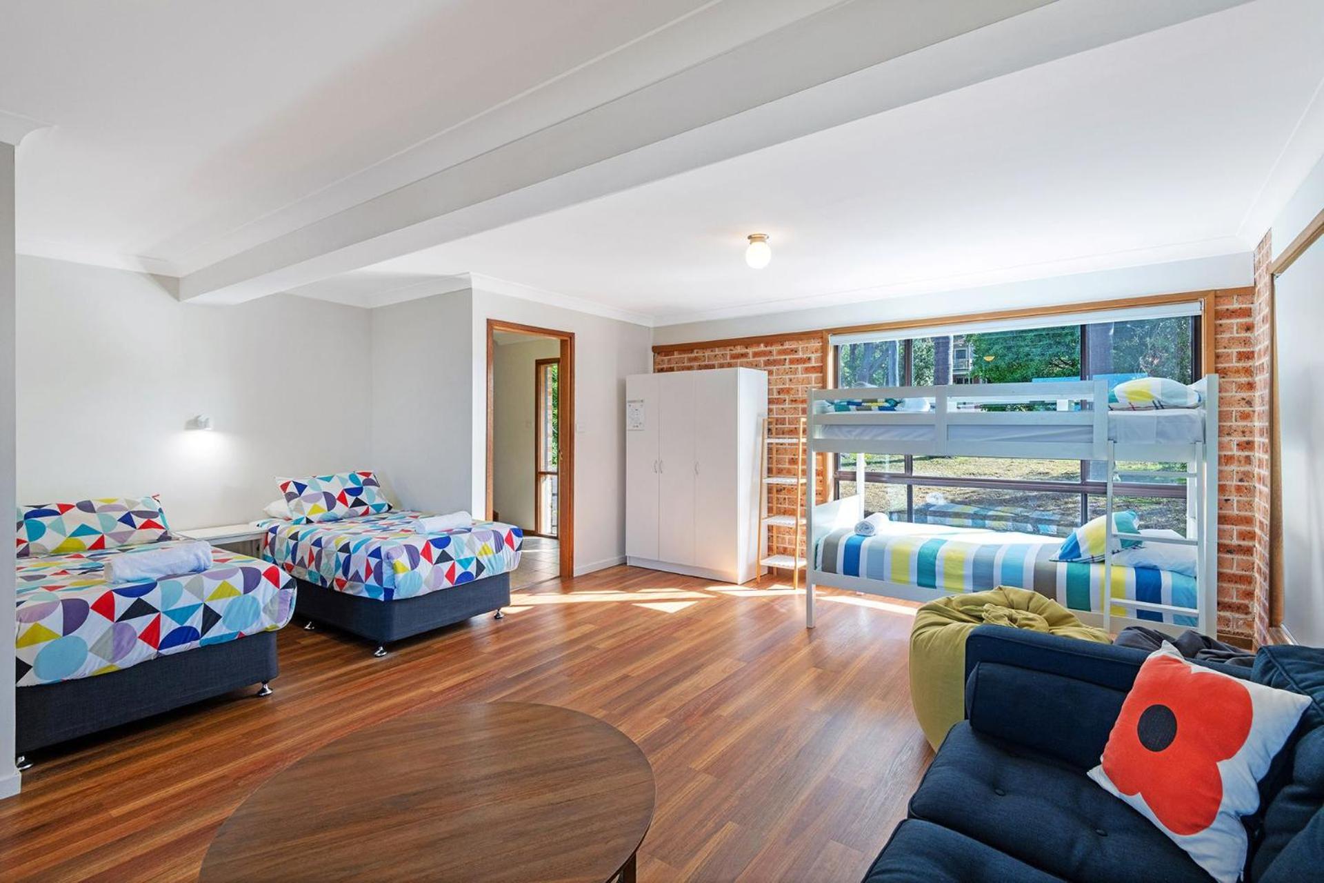 Palm House Vincentia Walk 2 Beach Linen & WiFi