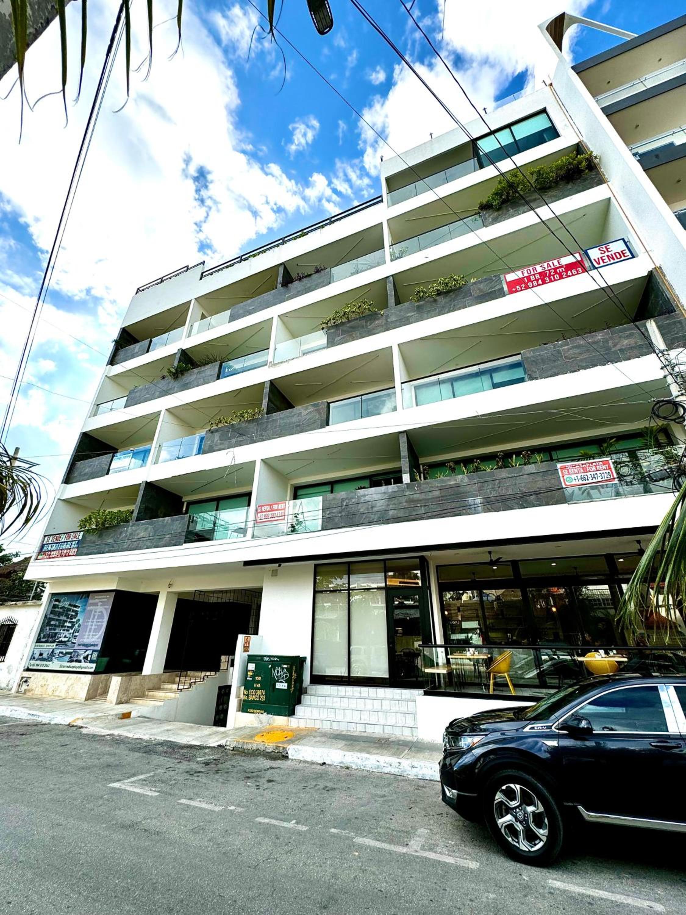 1 Bd Apt top Location! Gym, Pool
