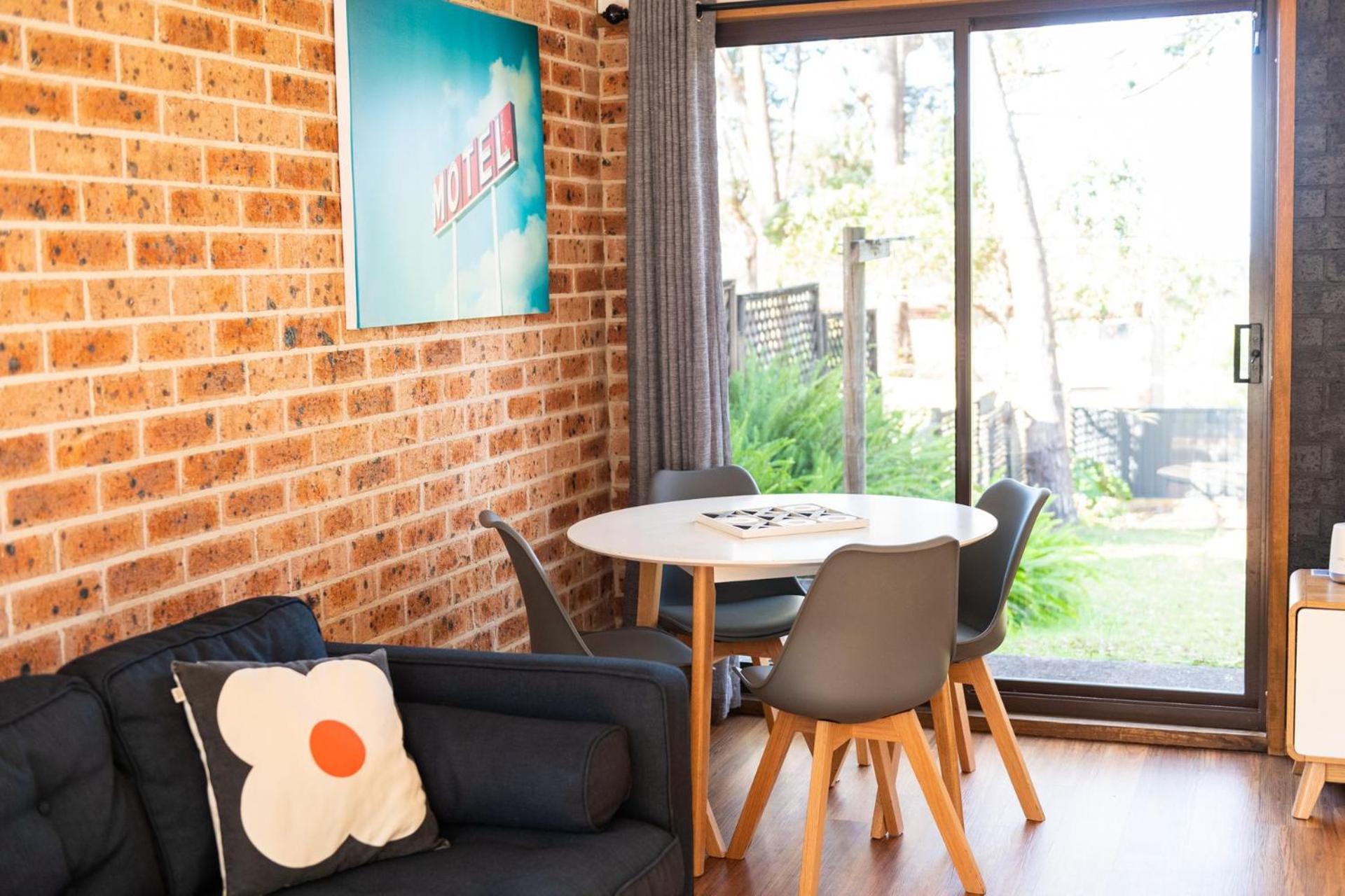 Palm House Vincentia Walk 2 Beach Linen & WiFi