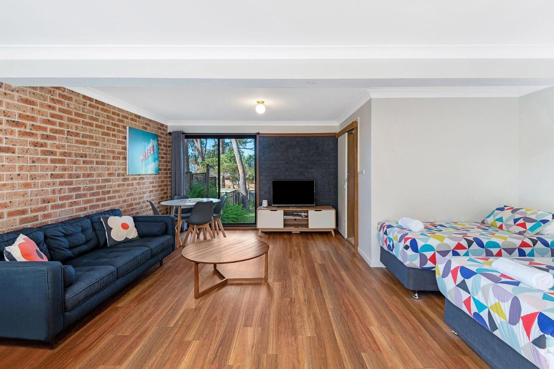 Palm House Vincentia Walk 2 Beach Linen & WiFi