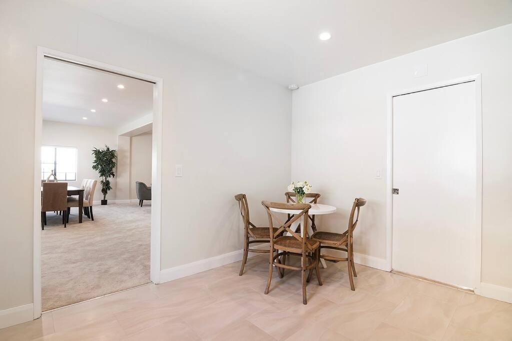 6BR Villa with Large Backyard Beverly Hills Adj