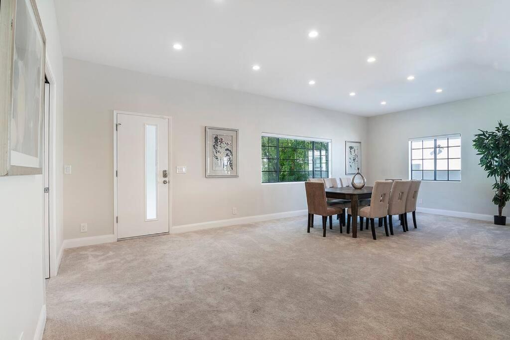 6BR Villa with Large Backyard Beverly Hills Adj