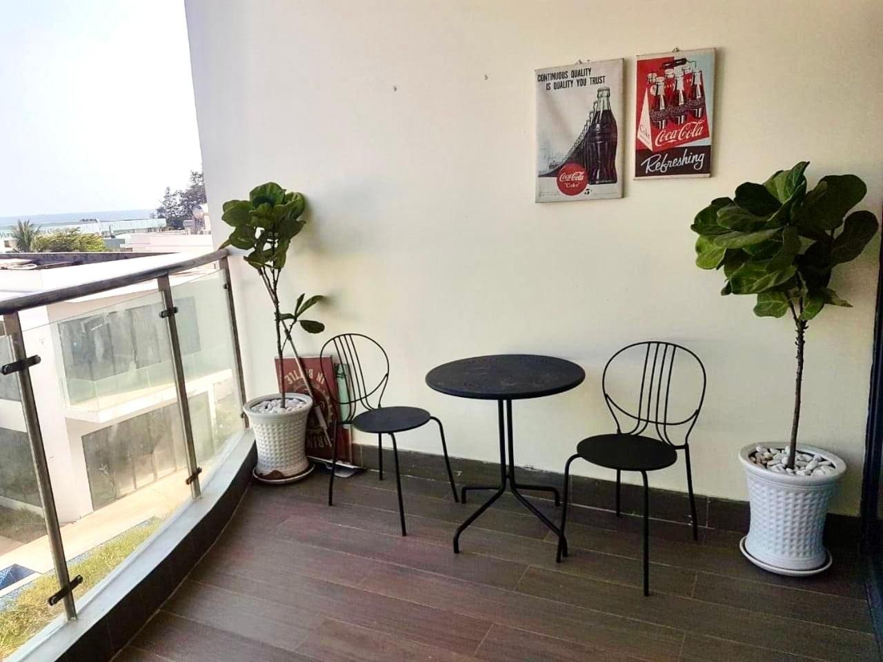 THE WESTERN CAPITAL 3 Bedrooms