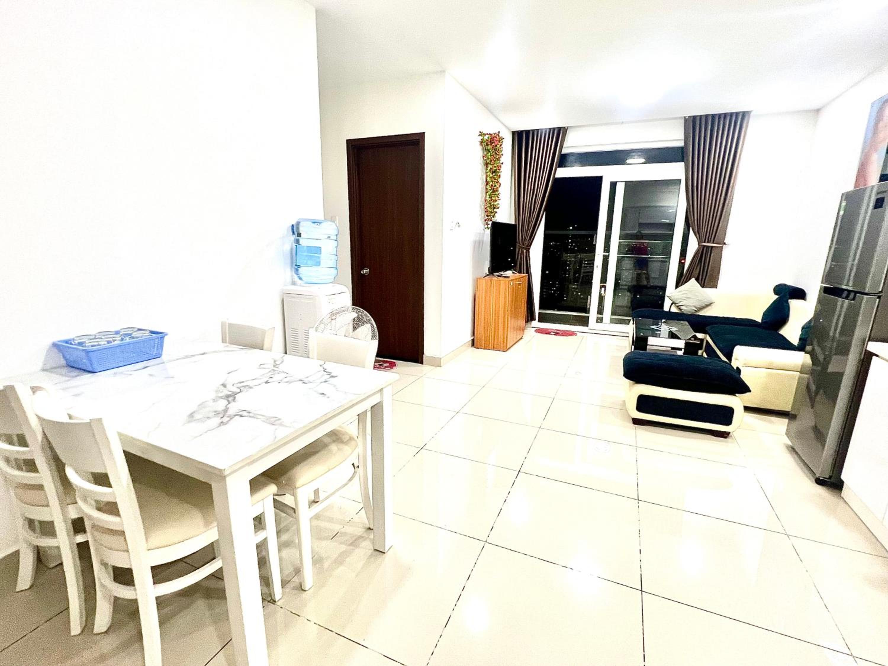 THE WESTERN CAPITAL 3 Bedrooms
