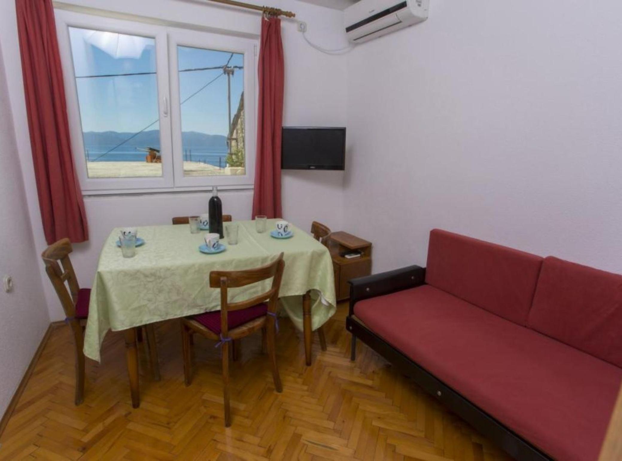 Beachfront Apartments Andrijević