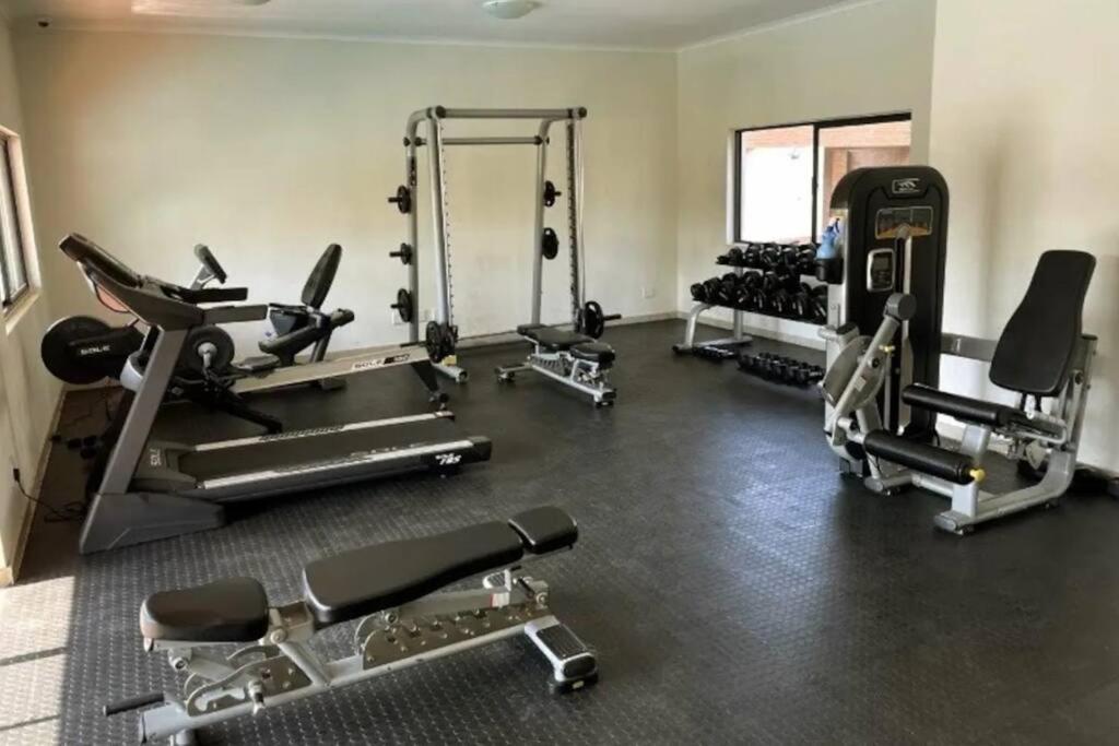 Modern 1-Bed, Secure Complex, No Loadshedding view 3