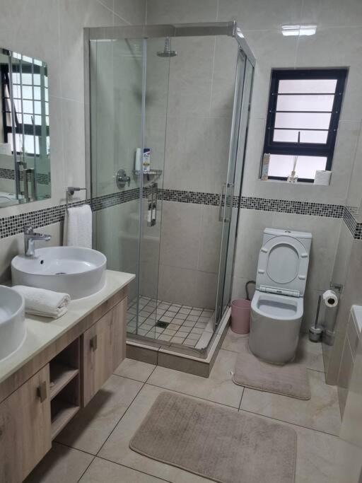 Modern 1-Bed, Secure Complex, No Loadshedding view 5