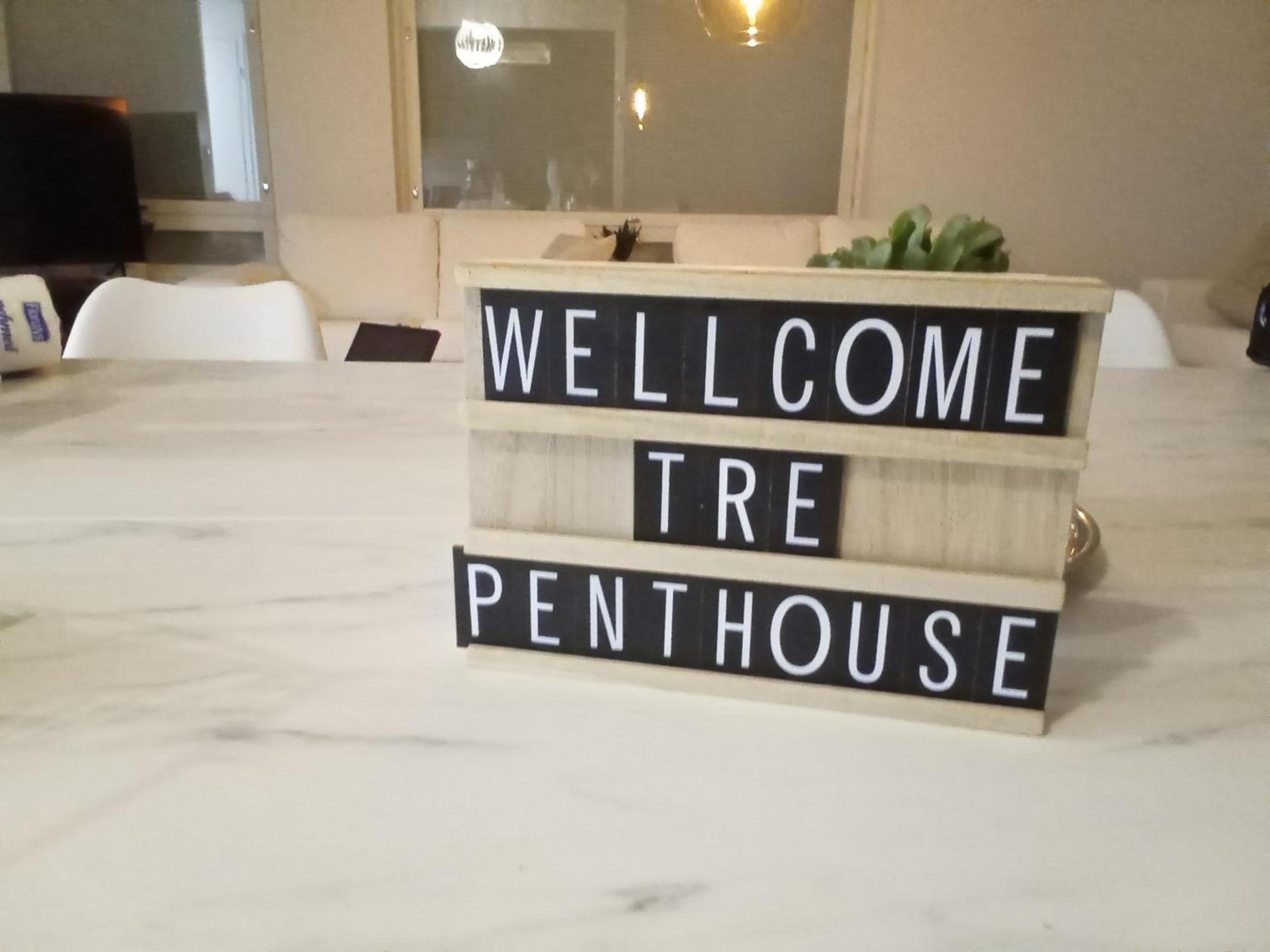 TAMPERE PENTHOUSE-tasokas moderni kaupunki huoneisto huipulla -ISO JACUZZI omalla KATTOTERASSILLA - AURINKOTUOLIT ja Aurinko odottaa Sinua - huikea maisema