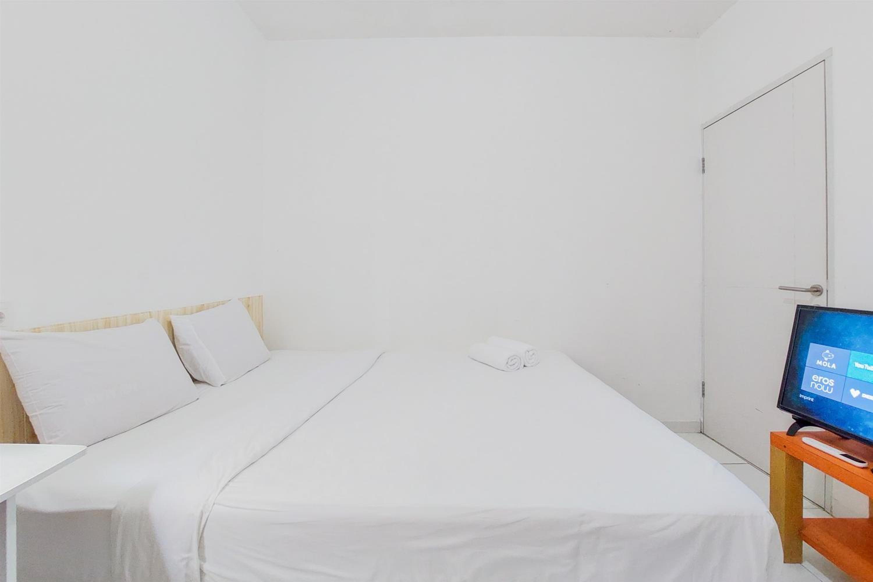 Enjoy Living Studio (No Kitchen) Apartment at Aeropolis Residence By Travelio
