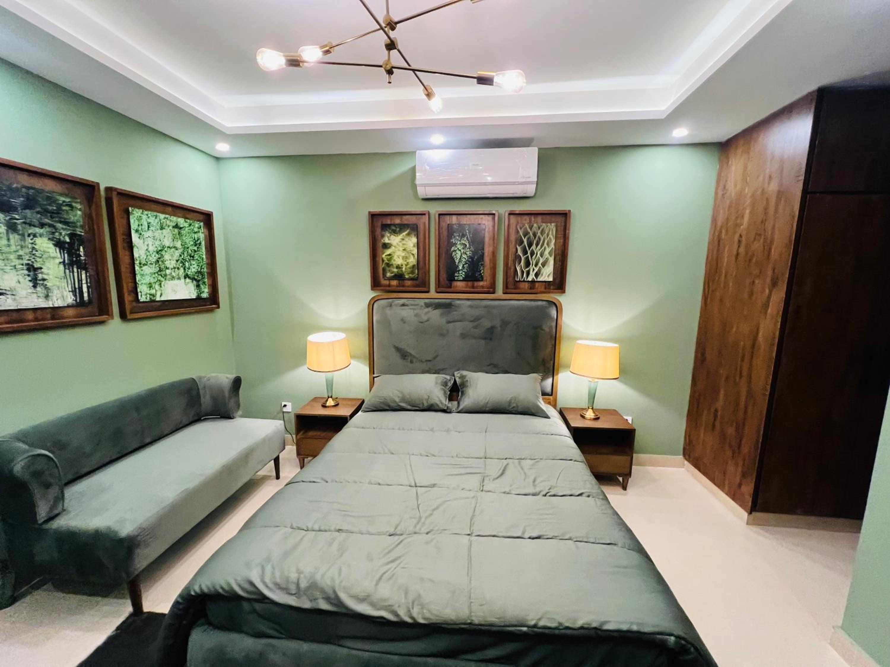 Sunrise Deluxe Apartments view 2