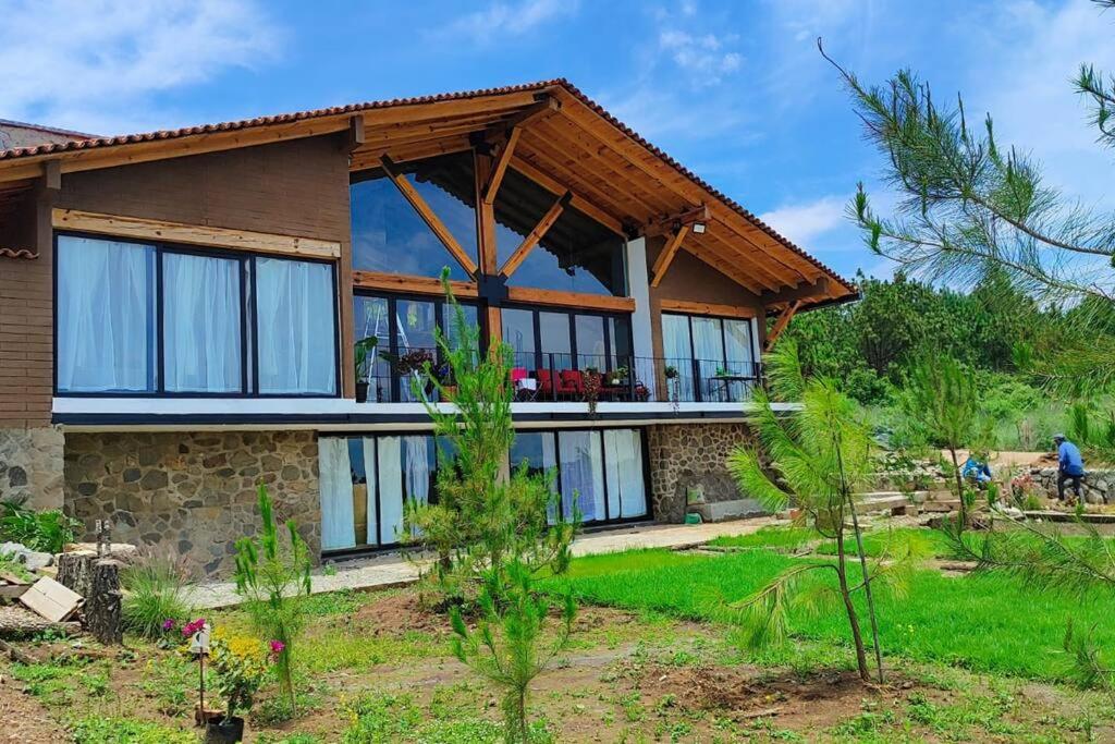 Hotel Villa Alejandra Cabaña - Image 1