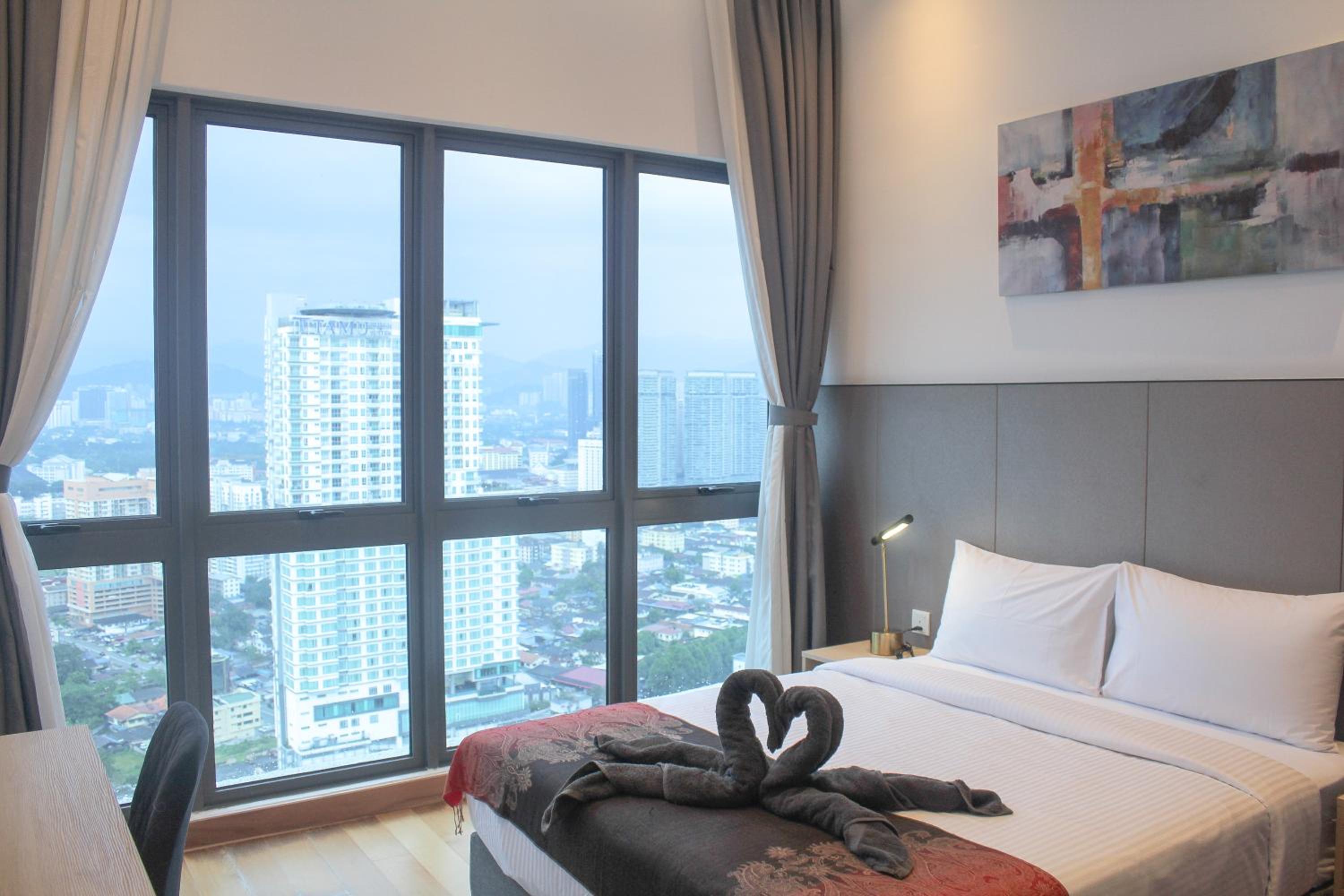 The Luxe Suites KLCC by Cozy Stay