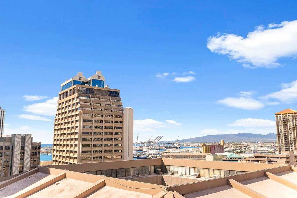 Hotel Executive Center 1 BD with Parking - Image 1