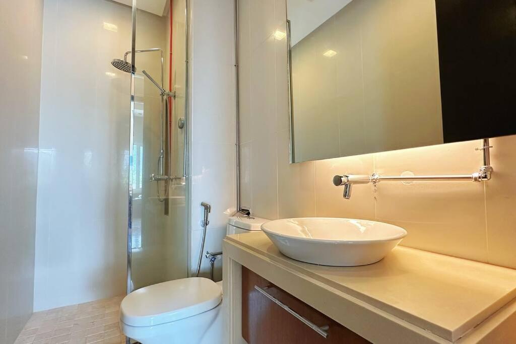 Straits Quay Highest Floor PoolView Suite photo 4